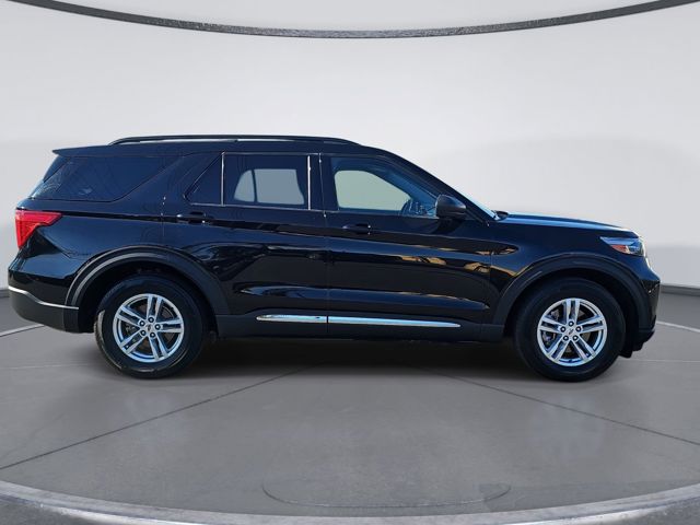 2023 Ford Explorer XLT - Photo 2