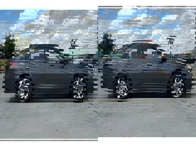 2025 Subaru Legacy Touring XT photo 2
