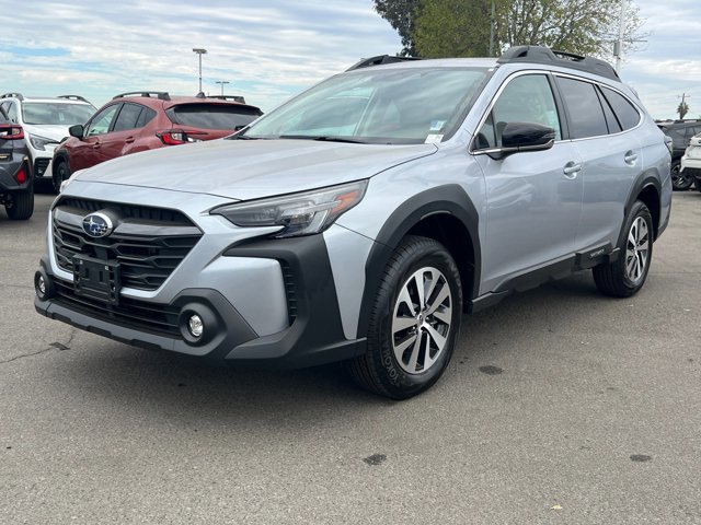 2025 Subaru Outback Premium's photo