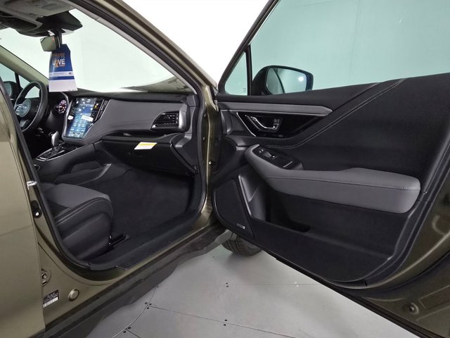 2025 Subaru Outback Onyx Edition photo 16