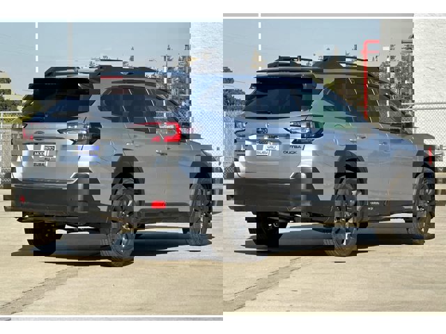 2025 Subaru Outback Onyx Edition photo 3