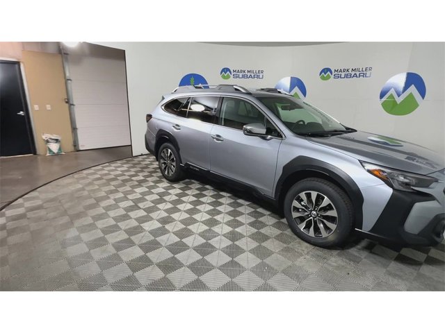 2025 Subaru Outback Touring photo 2