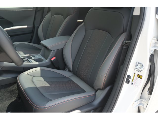 New 2026 CRYSTAL WHITE PEARL Subaru Limited image 15