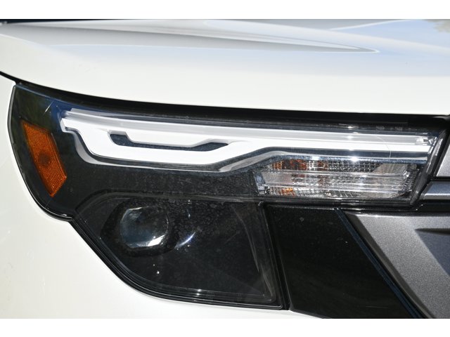 New 2026 CRYSTAL WHITE PEARL Subaru Premium image 10