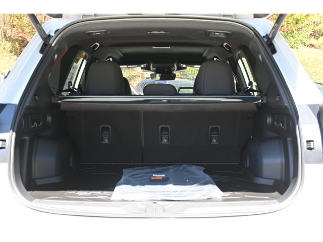 New 2026 CRYSTAL WHITE PEARL Subaru Premium image 33