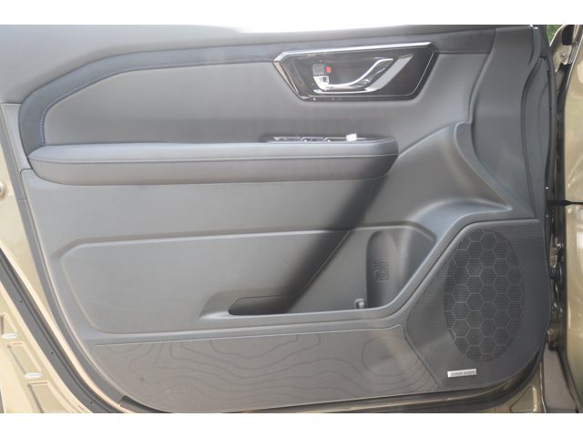 New 2026 AUTUMN GREEN METALLIC Subaru Limited image 13