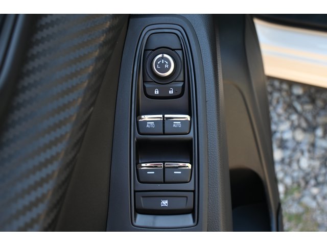 New 2027 CRYSTAL WHITE PEARL Subaru Premium 7-Passenger image 15