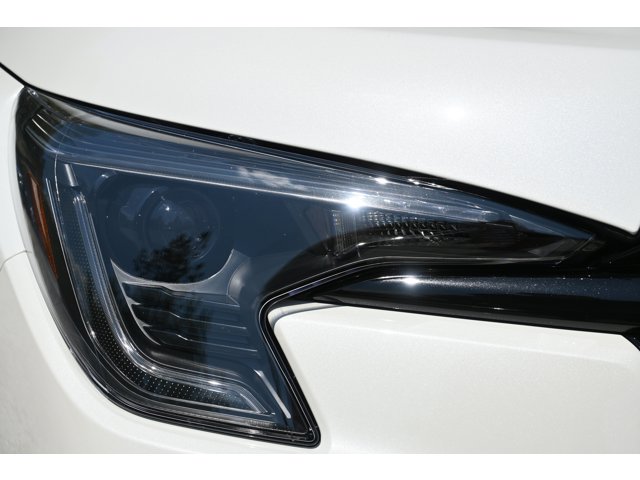 New 2027 CRYSTAL WHITE PEARL Subaru Premium 7-Passenger image 10