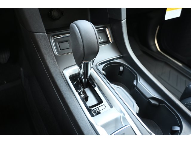 New 2027 CRYSTAL WHITE PEARL Subaru Premium 7-Passenger image 25