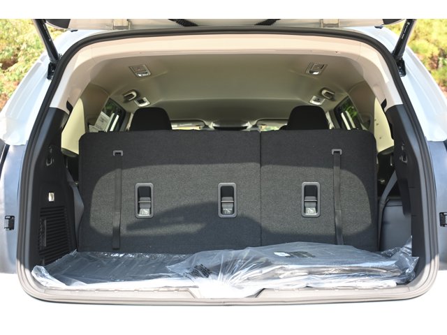 New 2027 CRYSTAL WHITE PEARL Subaru Premium 7-Passenger image 32