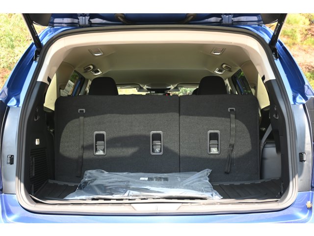New 2027 DAYBREAK BLUE PEARL Subaru Premium 7-Passenger image 31
