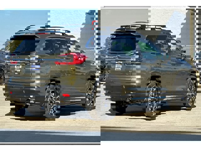 2025 Subaru Ascent Limited photo 3