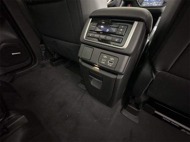 2025 Subaru Ascent Limited photo 19