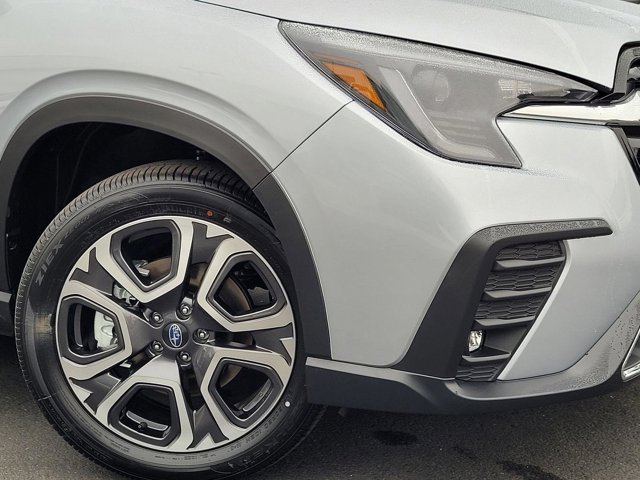2025 Subaru Ascent Touring photo 4