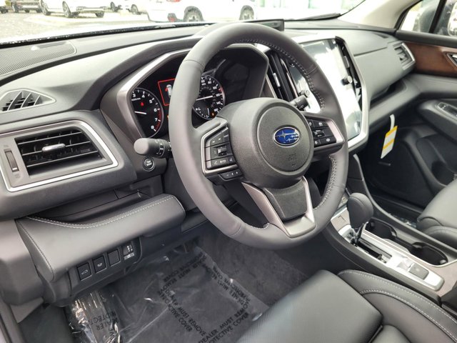 2025 Subaru Ascent Touring photo 8