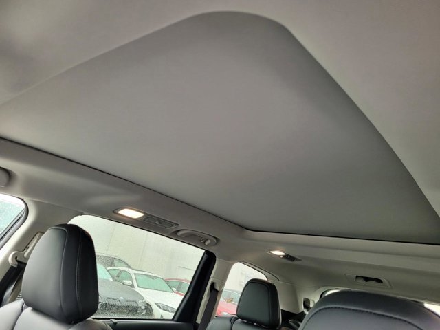 2025 Subaru Ascent Touring photo 9