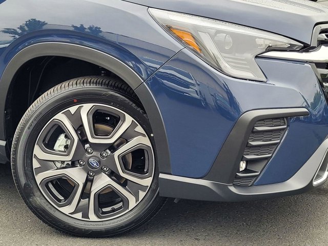 2025 Subaru Ascent Touring photo 4