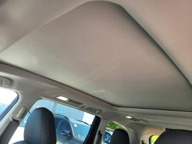 2025 Subaru Ascent Onyx Edition Touring photo 9