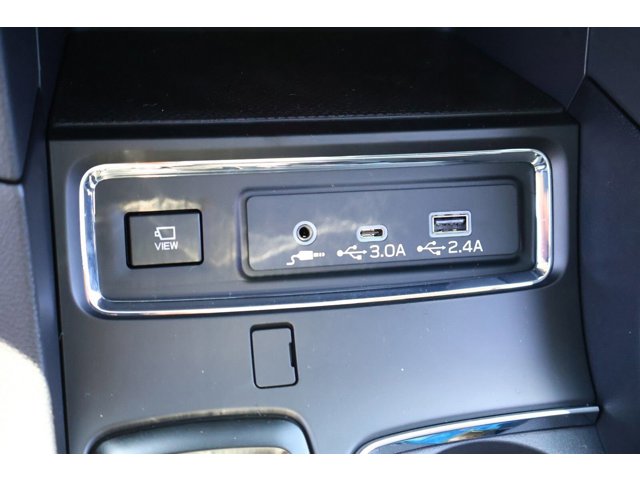 2025 Subaru Ascent Onyx Edition Touring photo 8