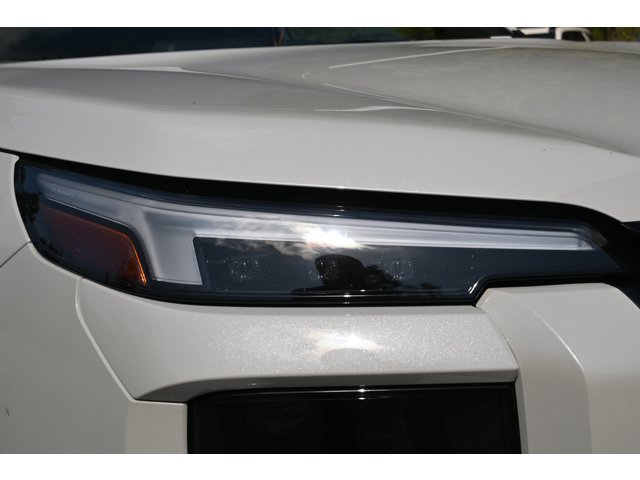 New 2026 CRYSTAL WHITE PEARL Subaru Premium image 10