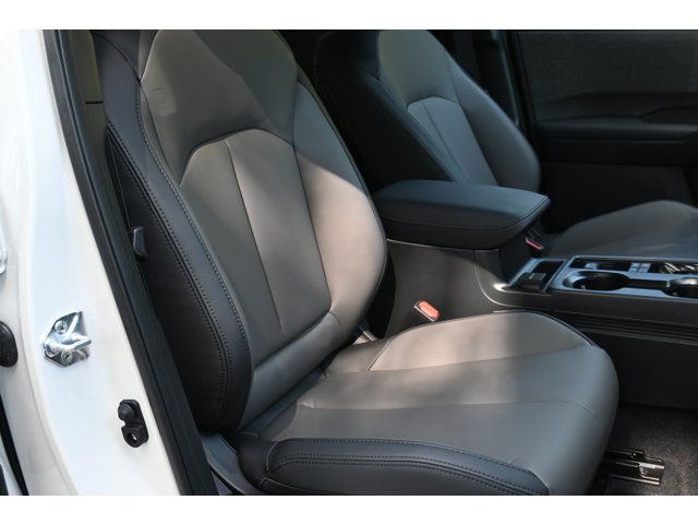New 2026 CRYSTAL WHITE PEARL Subaru Premium image 31