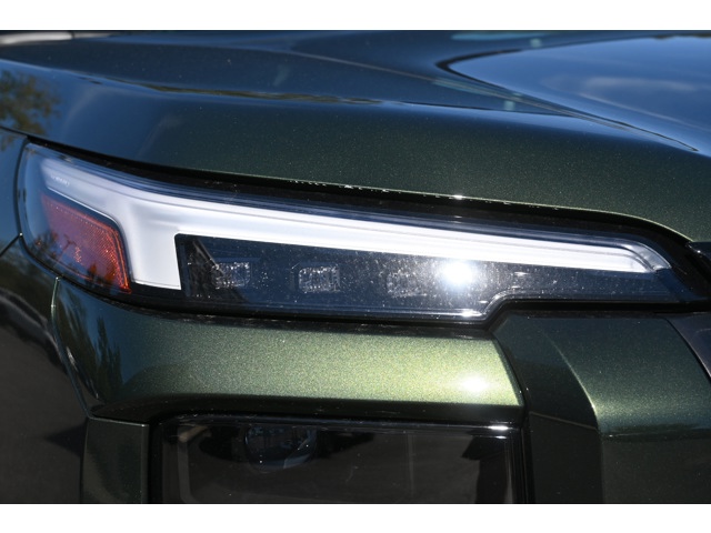 New 2026 DEEP EMERALD GREEN PEARL Subaru Premium image 11