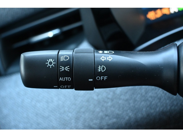 New 2026 DEEP EMERALD GREEN PEARL Subaru Premium image 28