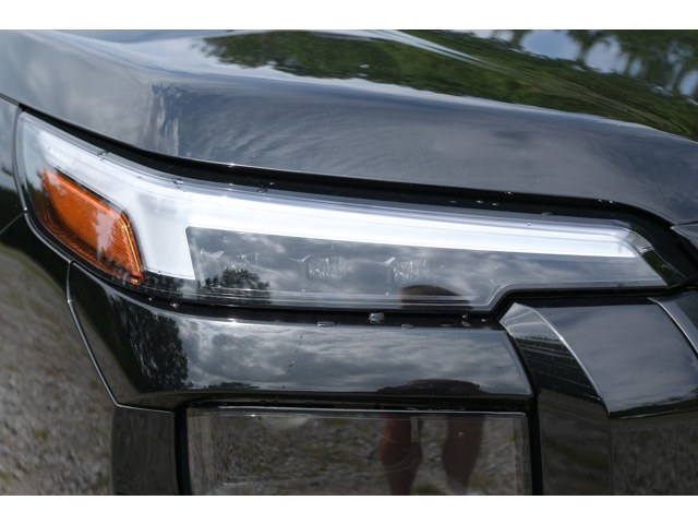 New 2026 CRYSTAL BLACK SILICA Subaru Premium image 11