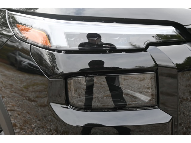 New 2026 CRYSTAL BLACK SILICA Subaru Limited image 11