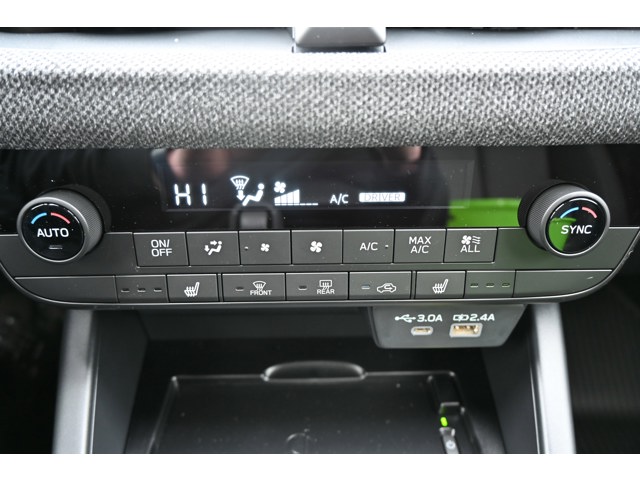 New 2026 CRYSTAL BLACK SILICA Subaru Limited image 29