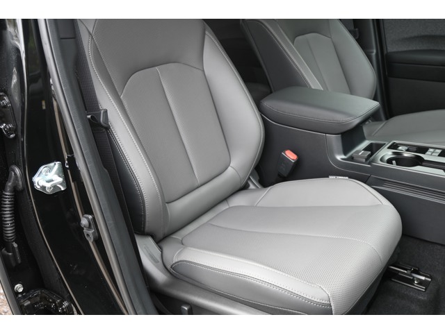 New 2026 CRYSTAL BLACK SILICA Subaru Limited image 34