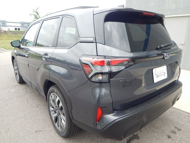 2025 Subaru Forester Touring photo 2