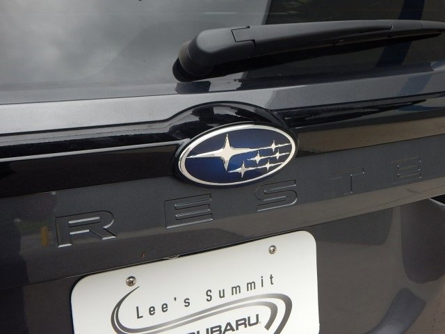 2025 Subaru Forester Touring photo 4