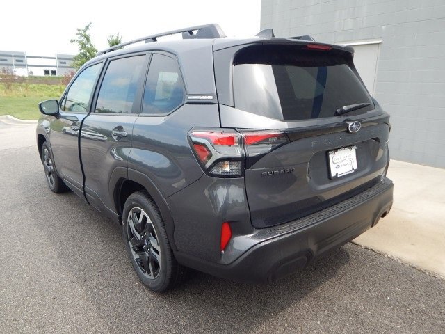 2025 Subaru Forester Premium photo 2