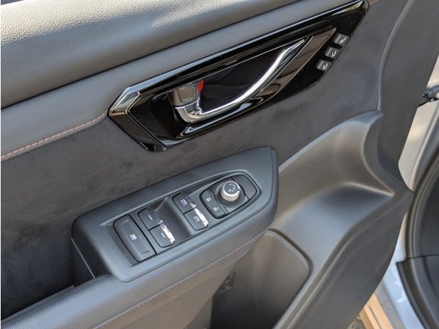 2025 Subaru Forester Touring photo 10