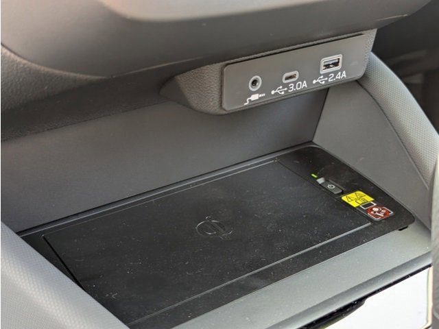 2025 Subaru Forester Touring photo 19