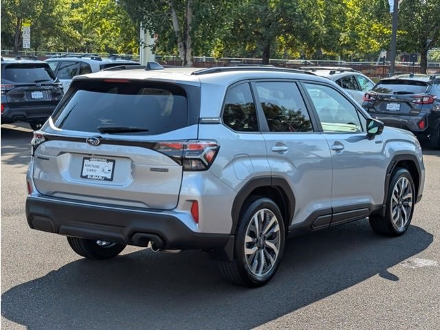 2025 Subaru Forester Touring photo 4