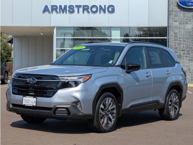 2025 Subaru Forester Touring photo 8